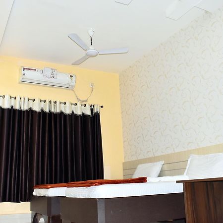 Hotel Triveni Balangir Luaran gambar